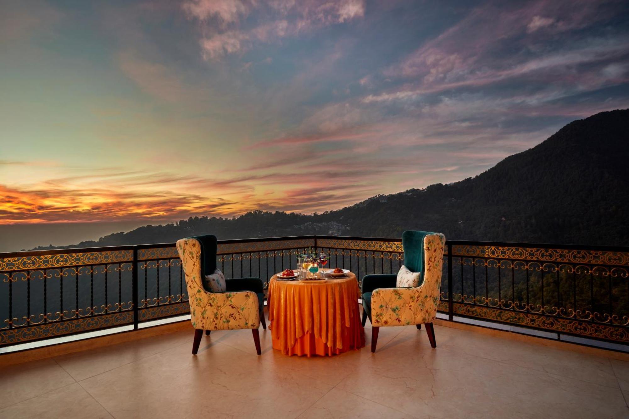 Welcomheritage Natraj, Mcleod Ganj Exteriör bild